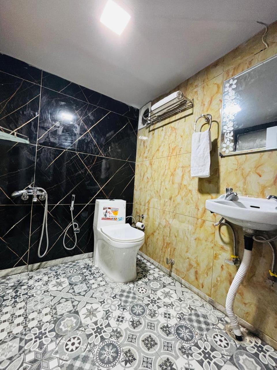 Hotel Amar Масурі Екстер'єр фото