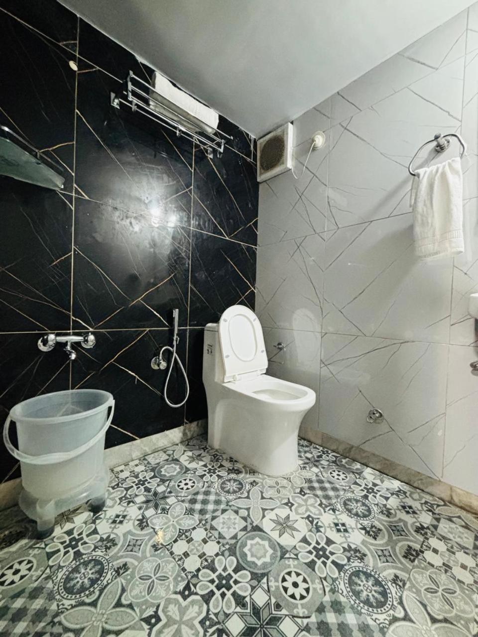 Hotel Amar Масурі Екстер'єр фото
