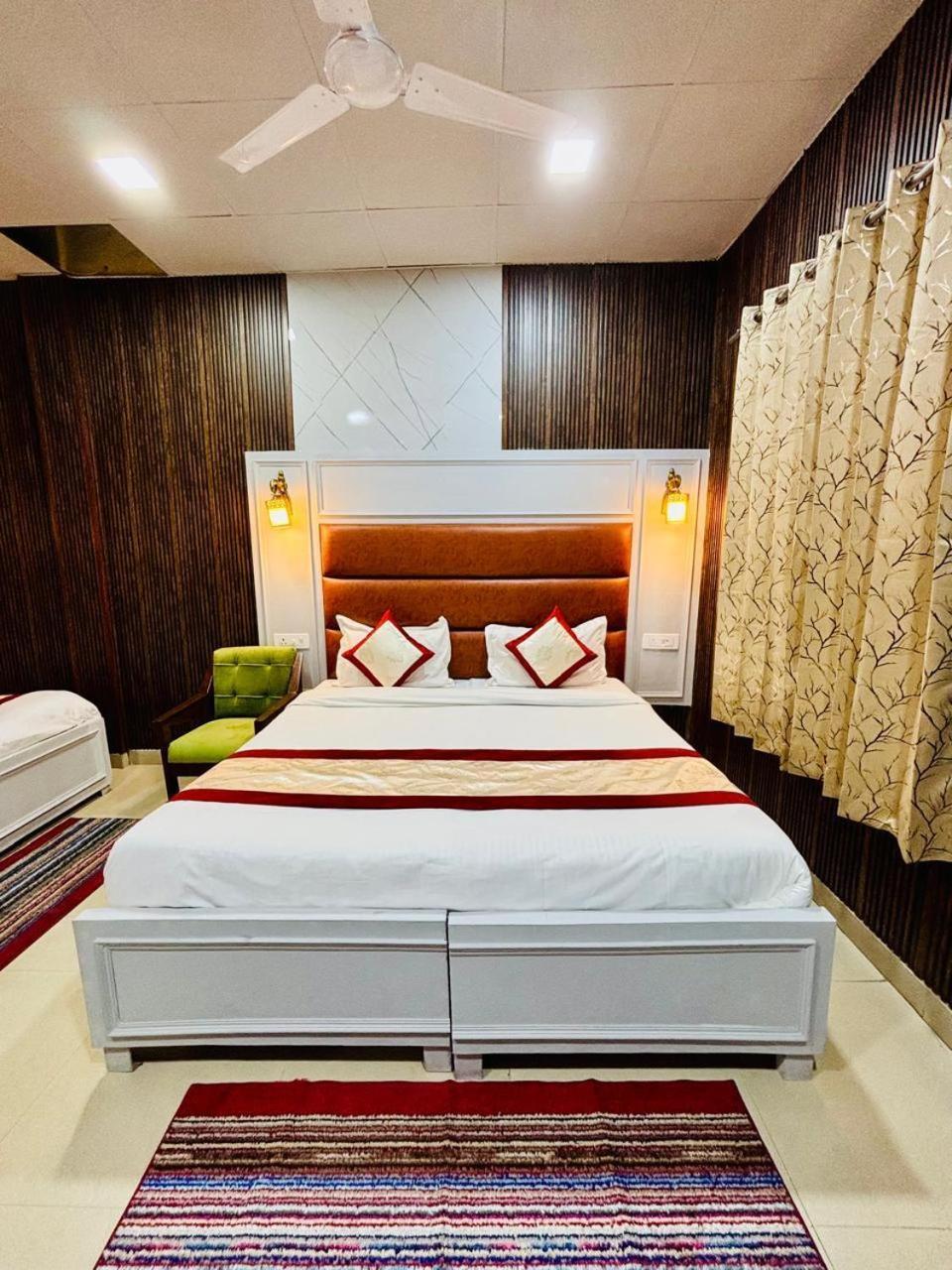Hotel Amar Масурі Екстер'єр фото