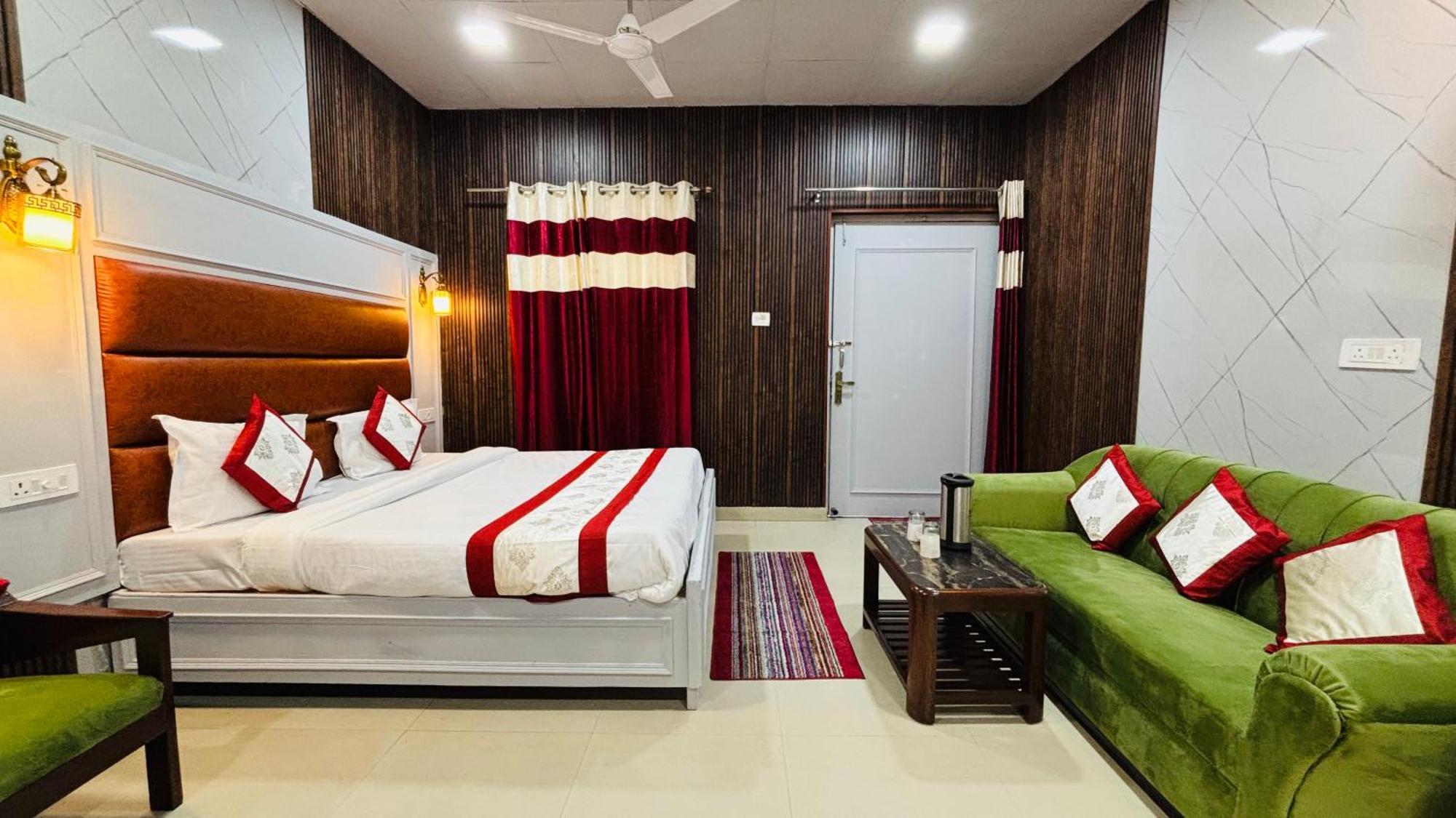 Hotel Amar Масурі Екстер'єр фото