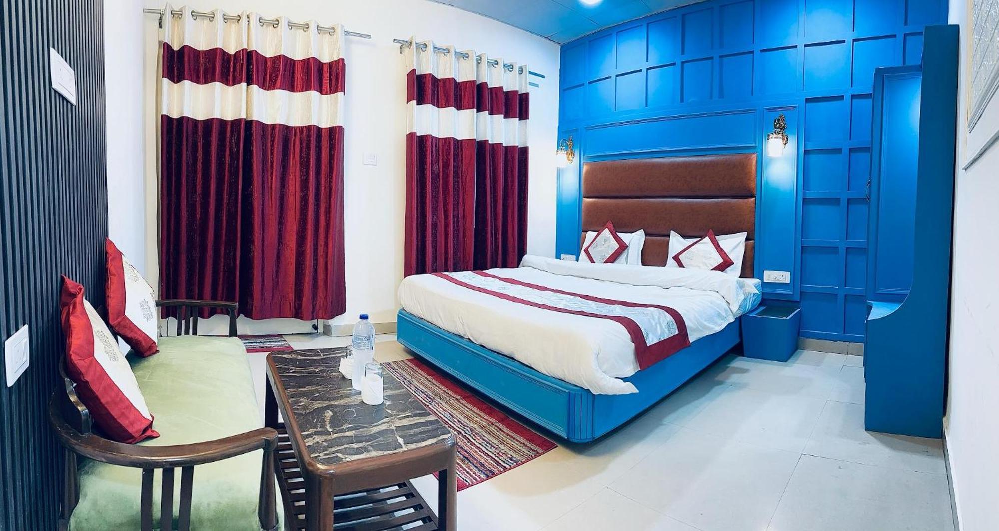 Hotel Amar Масурі Екстер'єр фото