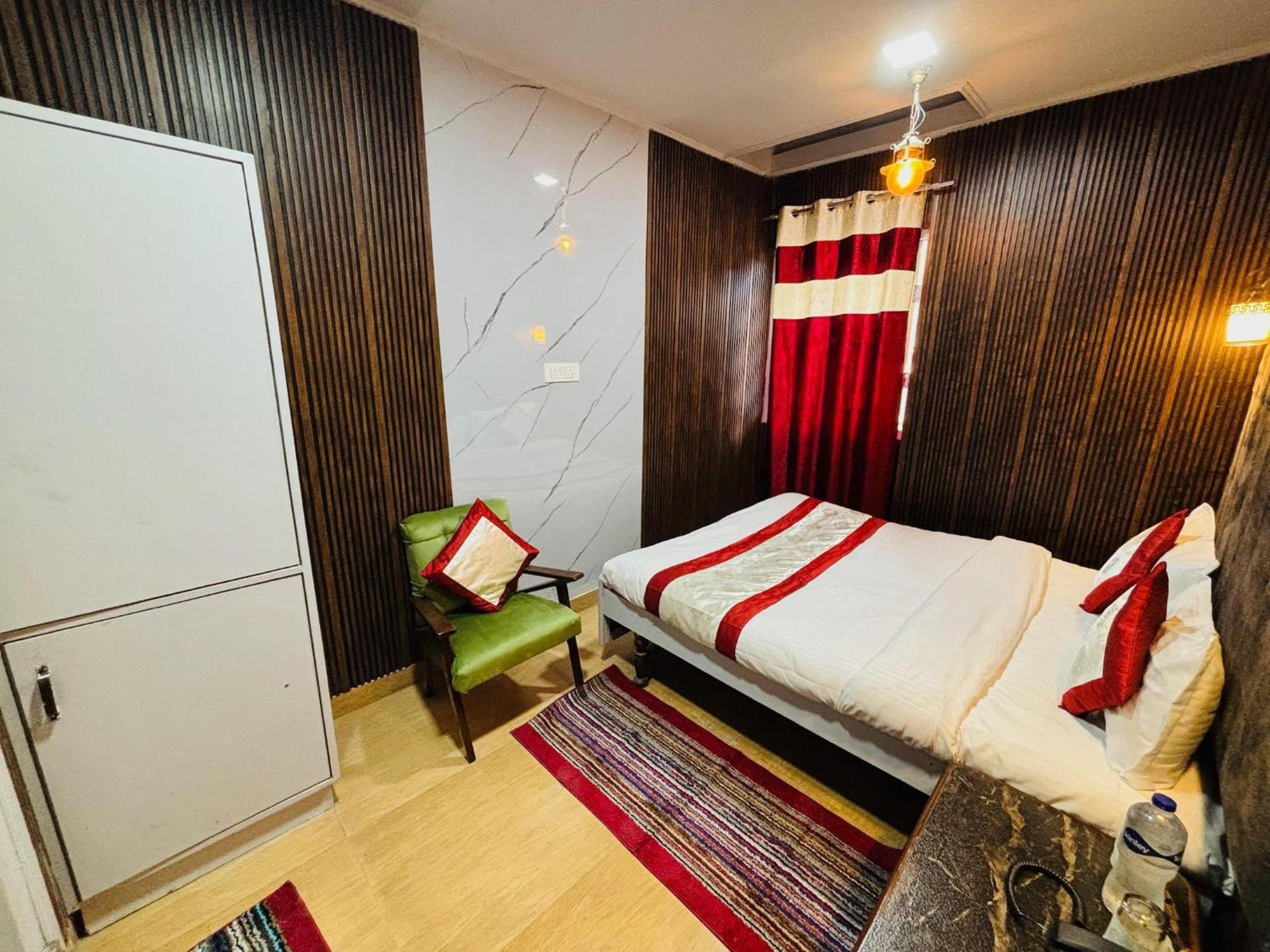 Hotel Amar Масурі Екстер'єр фото